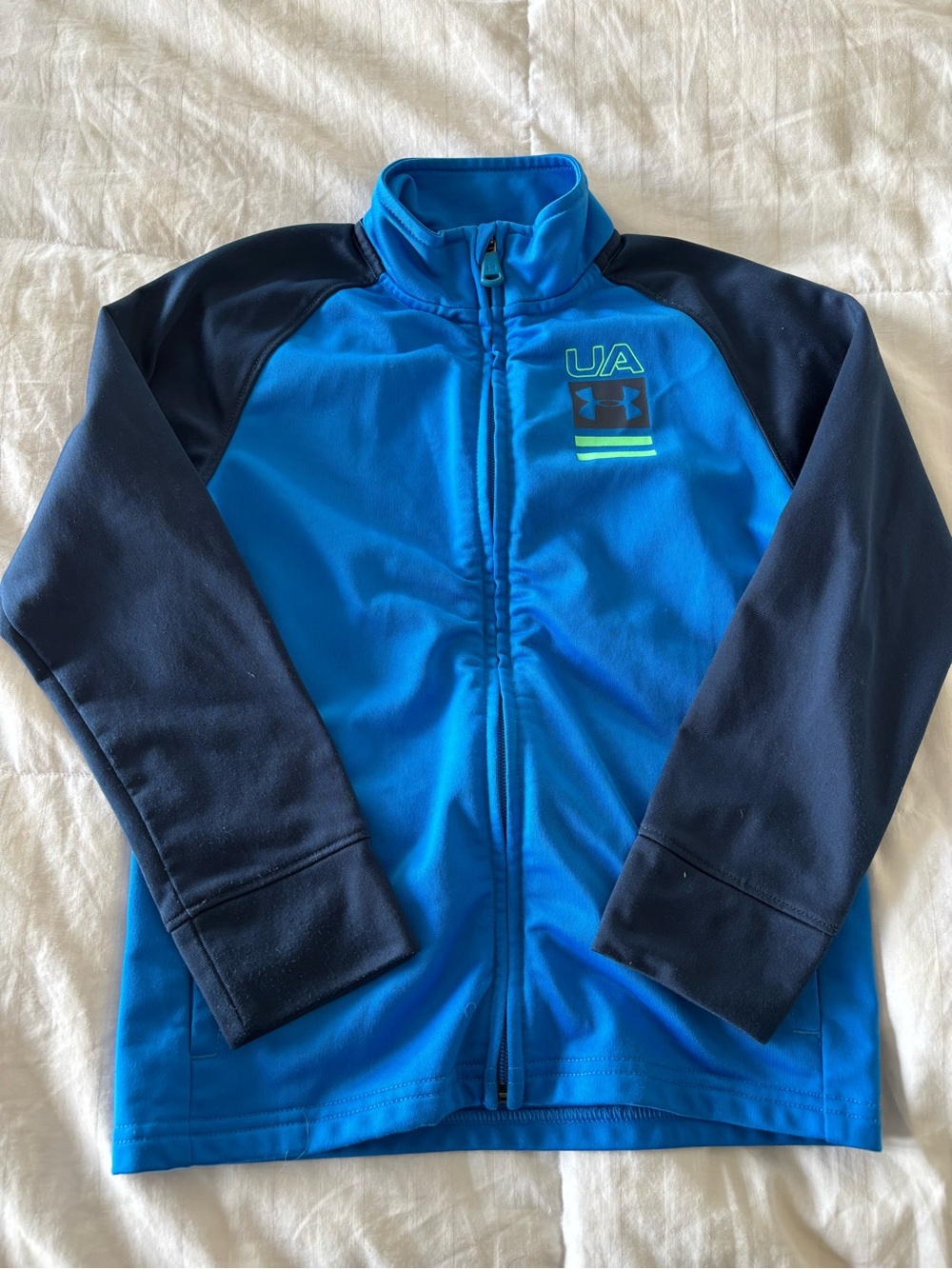 Boys 6 Under Armour zip up long sleeve jacket blue